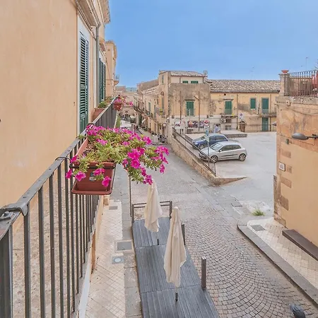 Casa De Rollo Bed & Breakfast