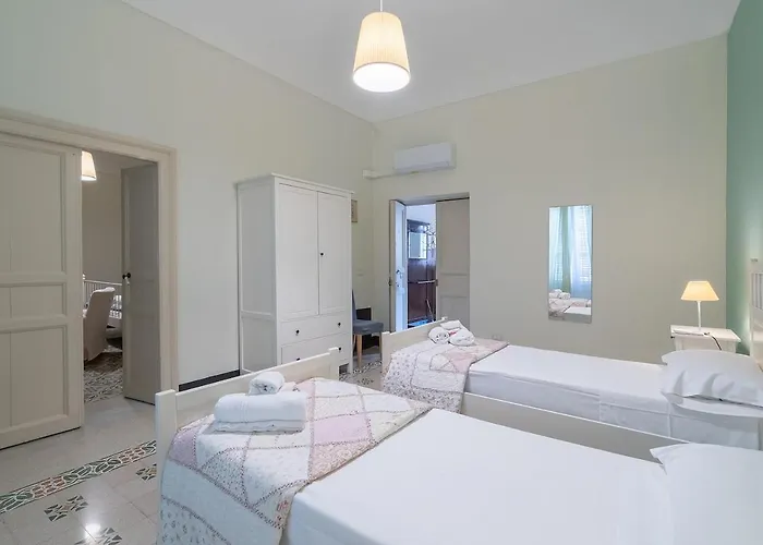 Casa De Rollo Bed & Breakfast