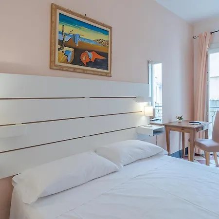 Casa De Rollo Bed and Breakfast